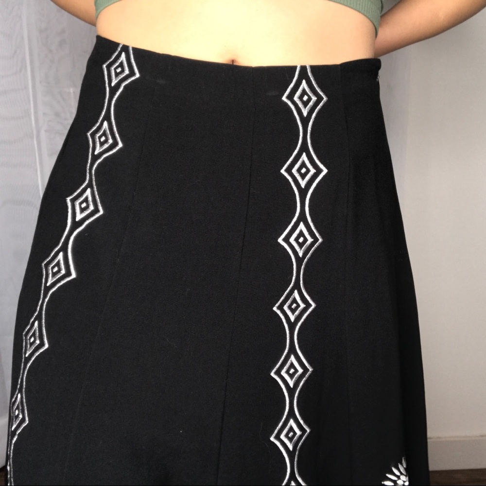 SOLD Sunny Leigh embroidered maxi skirt - Picture 3 of 7